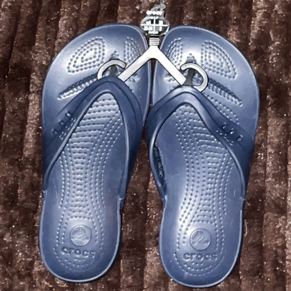 Crocs Flip‎ Flops Thongs Size 4 Ladies Girls - Picture 1 of 1